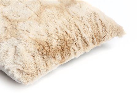 MrsMe Cushion Mellow Blonde detail 1920x1200 Large